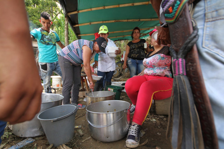 Si la guerra es cosa de hombres, la paz es asunto de…