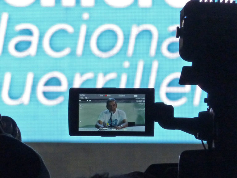Las FARC informan callando