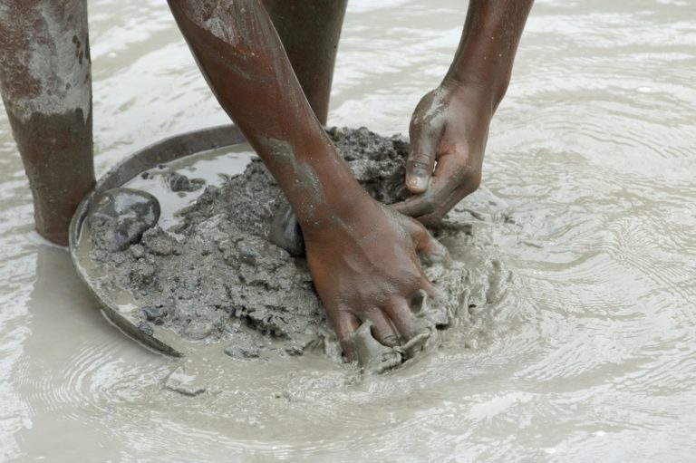 Mujeres afrodescendientes en resistencia contra la minería