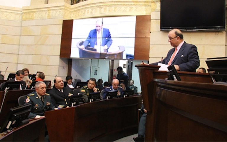 El senado asciende a cinco oficiales involucrados en casos de falsos positivos