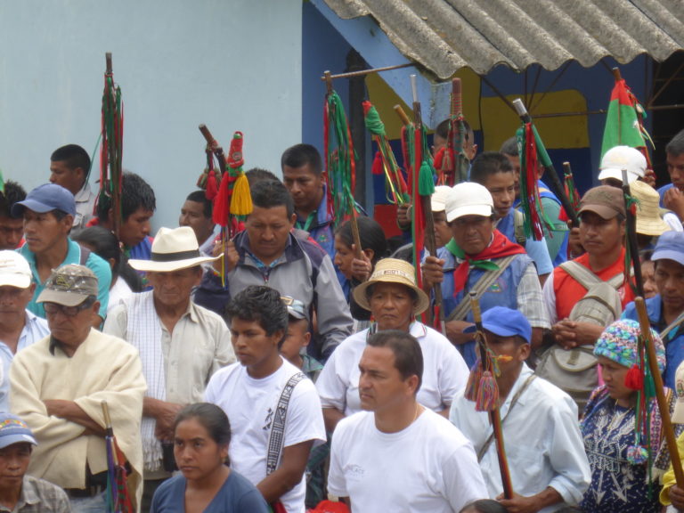Las guardias indígena y campesina protegen Corinto frente a los ‘nuevos’ grupos armados