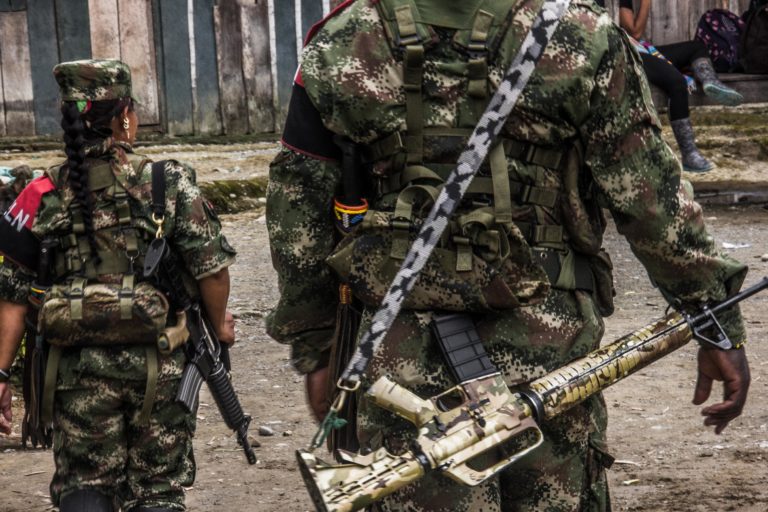 Las voces que exigen reanudar diálogos con el ELN