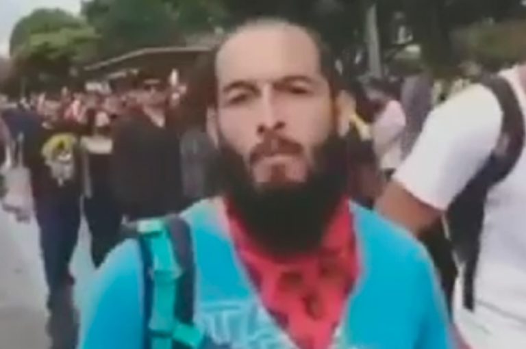 El Gobierno trata de convertir en ‘su’ símbolo a Lucas Villa, el líder asesinado en Pereira