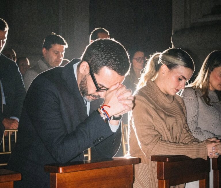 ‘Desideologizar’ a punta de ideología: el proyecto religioso del Gobierno de la Espriella