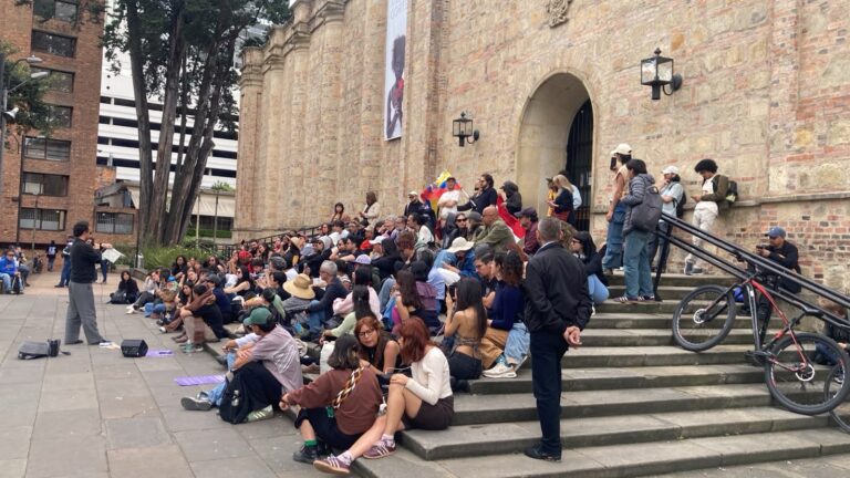 La academia da lecciones de pensamiento crítico frente al ‘mutilado’ Museo Nacional